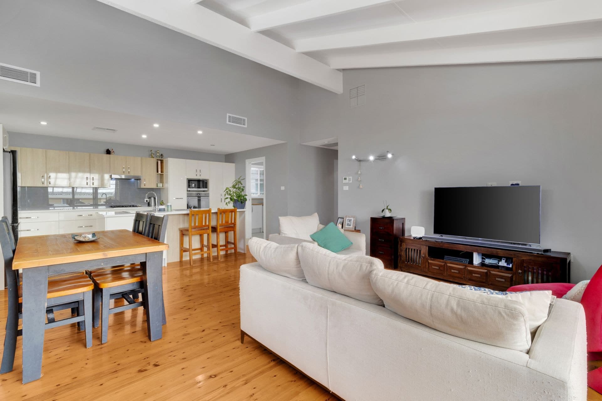 36 Dale Avenue, Chain Valley Bay NSW, Chain Valley Bay - Thumbnail 5