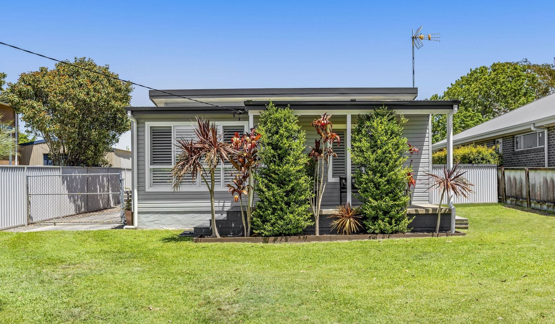 20 Annabel Avenue, Lake Munmorah NSW, Lake Munmorah - Thumbnail 2