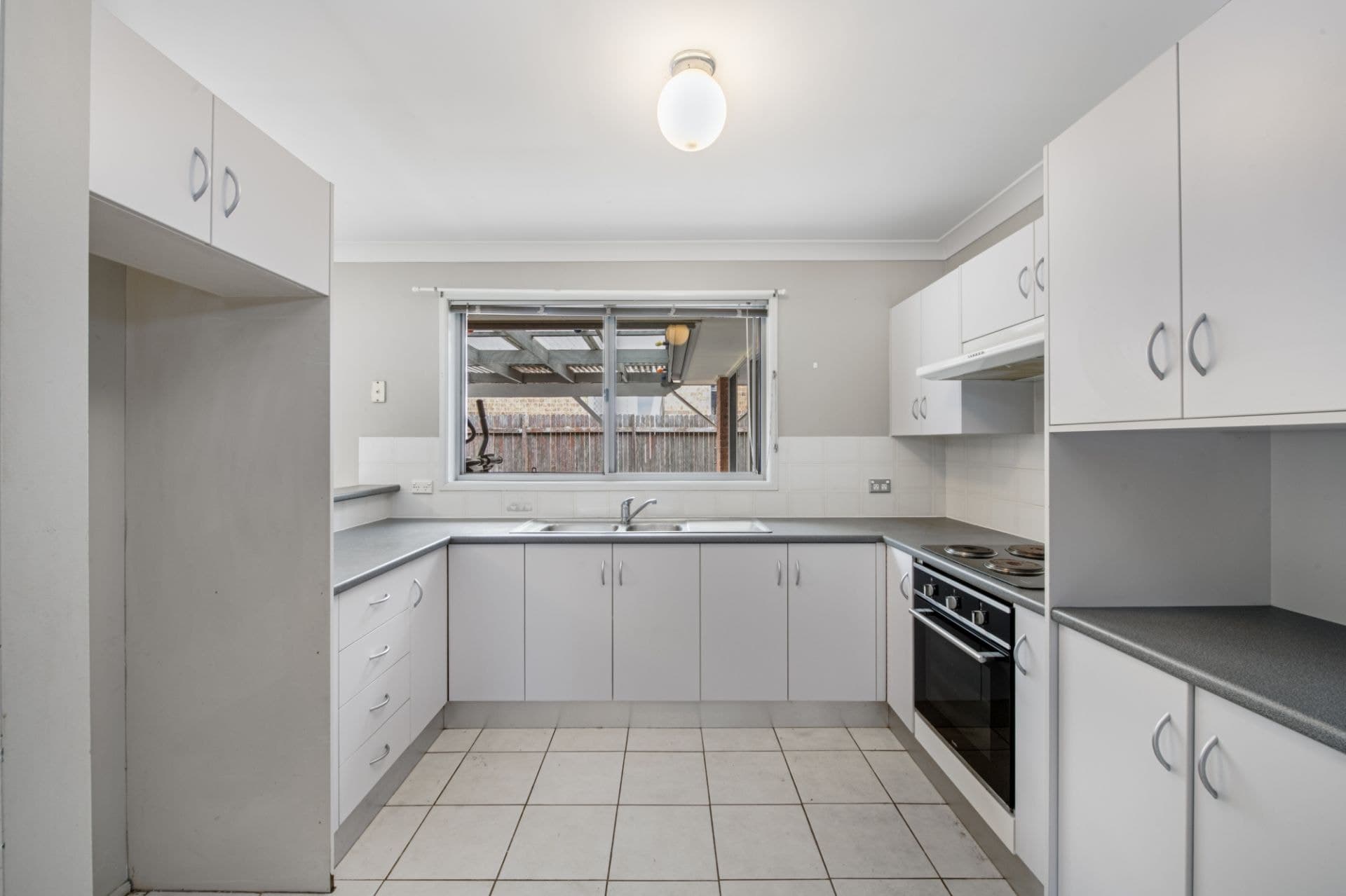 4 Timbara Crescent, Blue Haven NSW, Blue Haven - Thumbnail 3