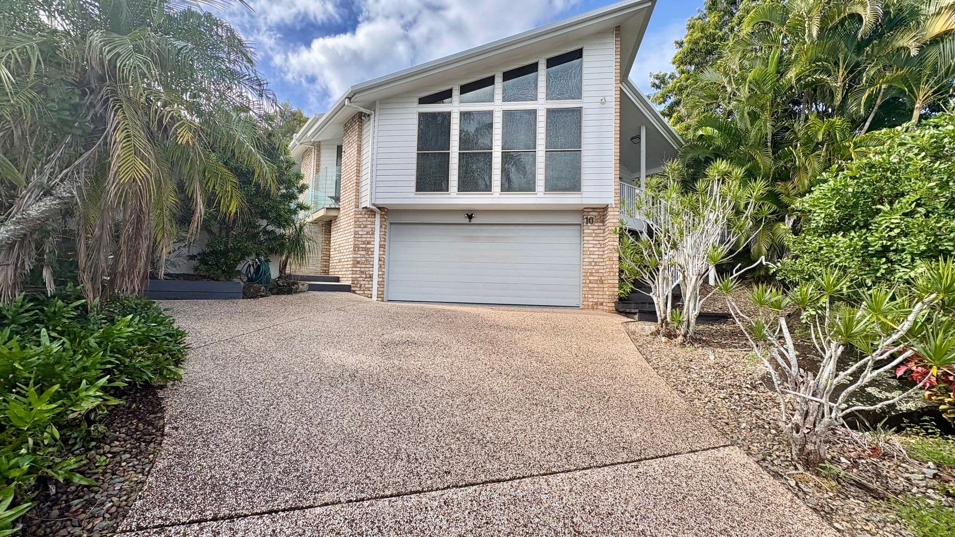 10 Driftwood Drive, Castaways Beach, Castaways Beach - Thumbnail 2