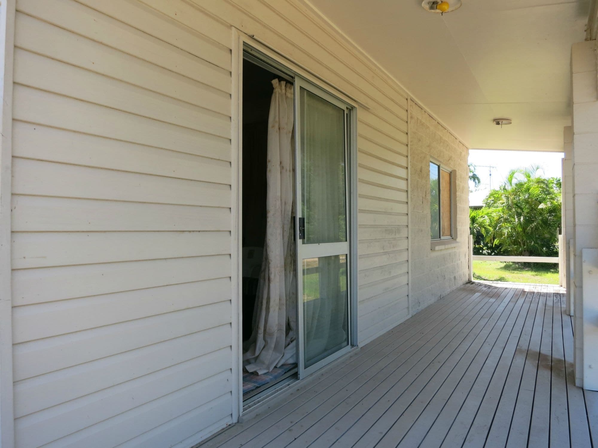 10 Roma Street, Cardwell QLD 4849, Cardwell - Thumbnail 2