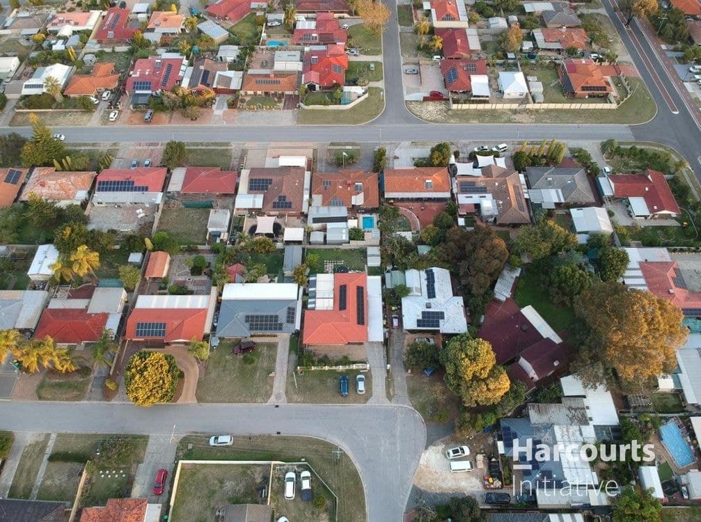 61 Hurlston Way, KOONDOOLA, WA 6064, Koondoola - Thumbnail 4
