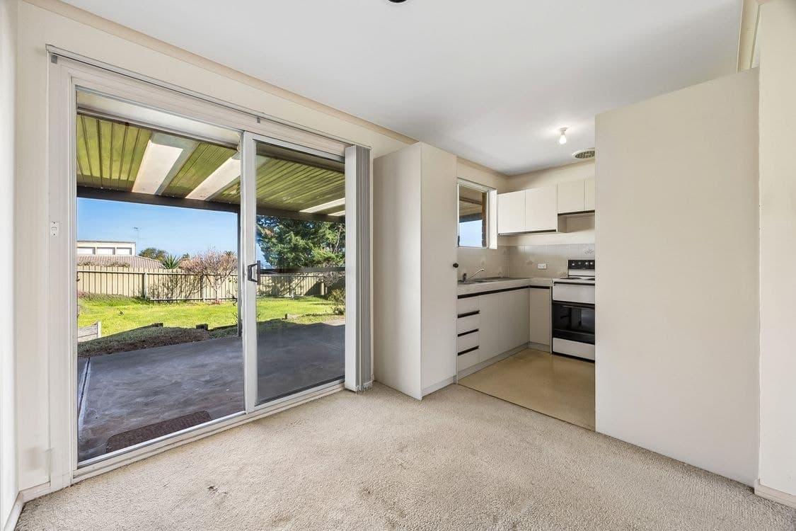 7 Elmeade Drive, HALLETT COVE, SA 5158, Hallett Cove - Thumbnail 4