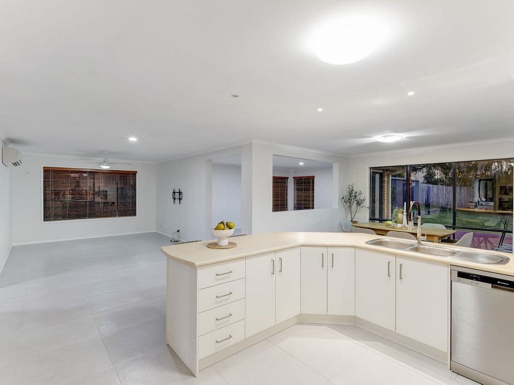 40 Hunter Circuit, Petrie, QLD 4502, Petrie - Thumbnail 3