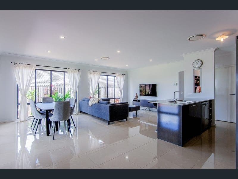 20 Robyn Court, LOGAN VILLAGE, QLD 4207, Logan Village - Thumbnail 2