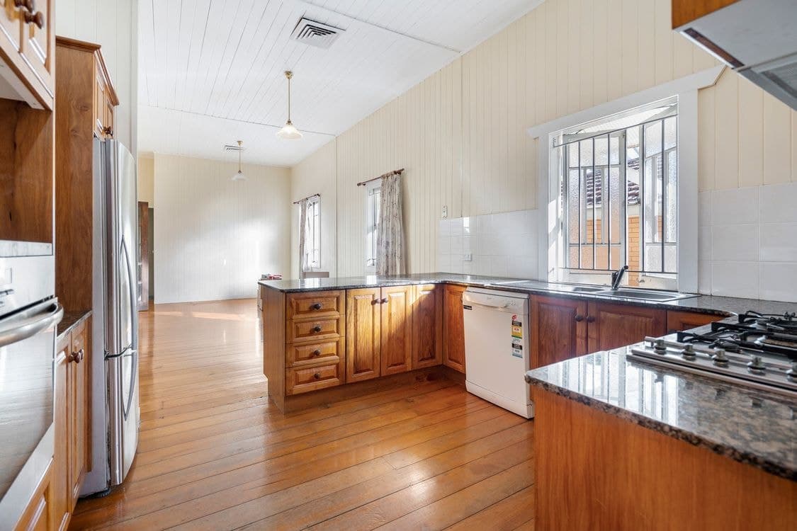 7 Hipwood Avenue, COORPAROO, QLD 4151, Coorparoo - Thumbnail 3