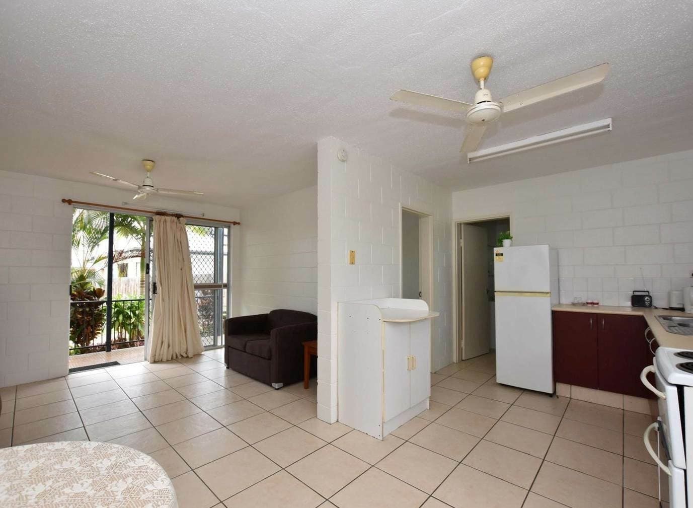 Unit 2, 25 Victoria St, Cardwell QLD 4849, Cardwell - Thumbnail 5