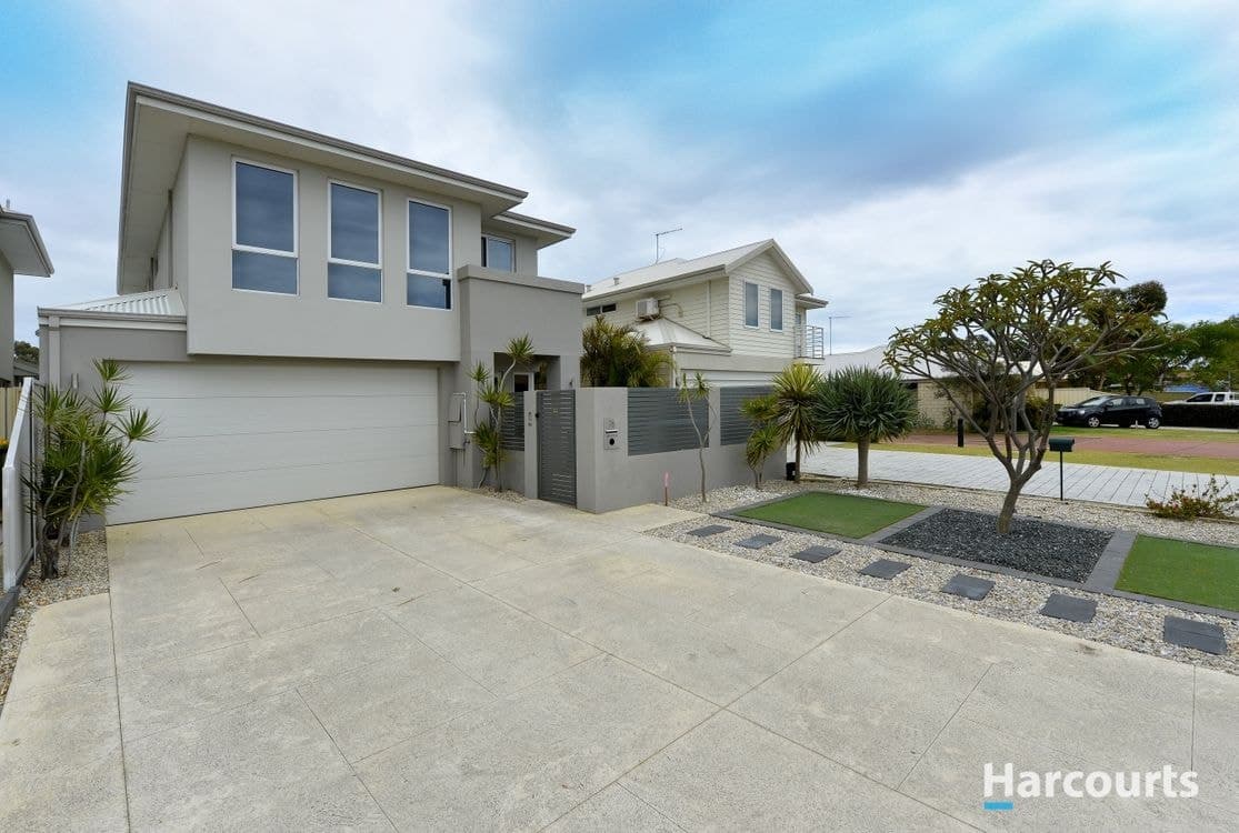 76 Leisure Way, HALLS HEAD, WA 6210, Halls Head - Image 1