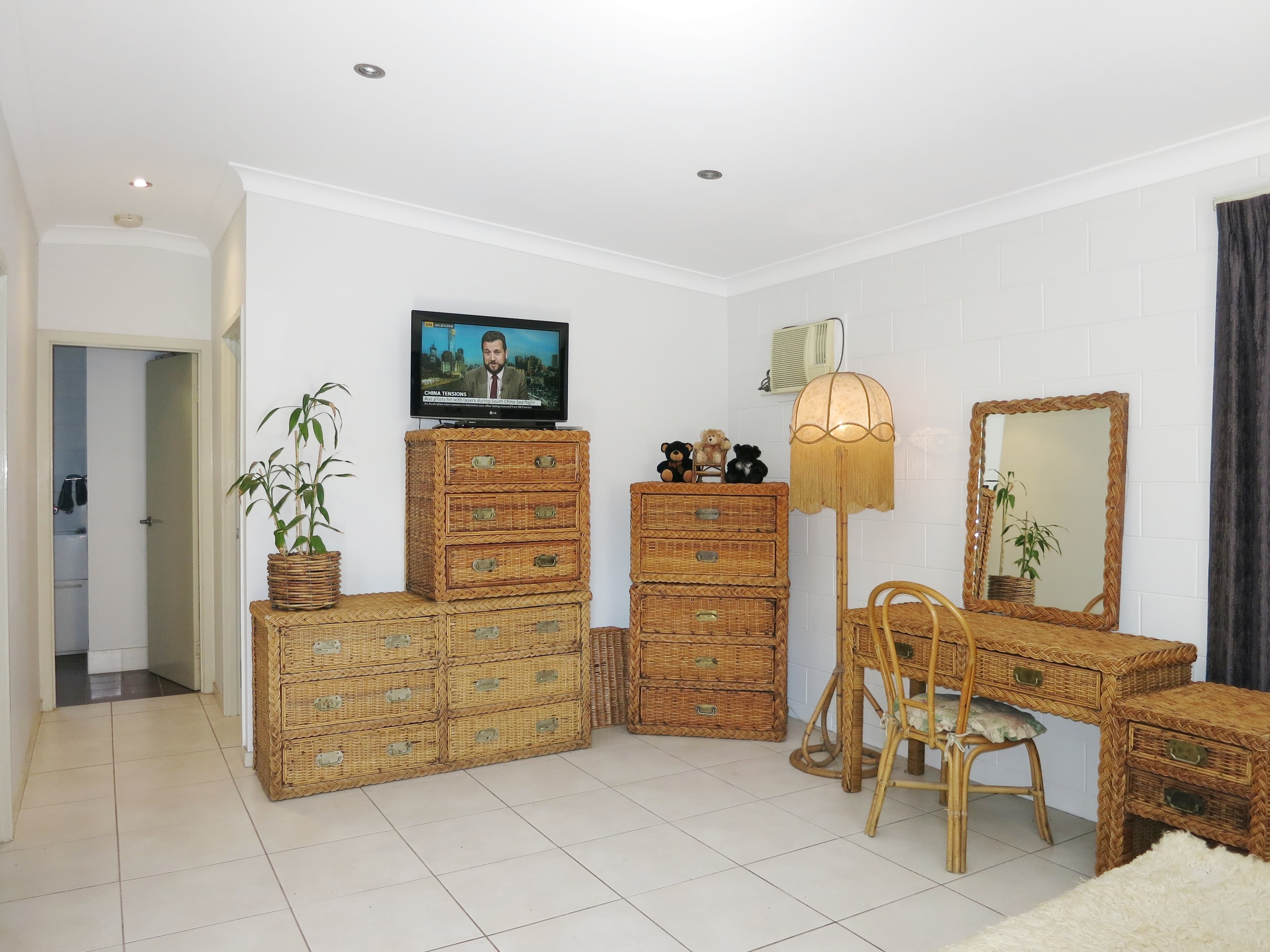 Unit 2, 13 Toohey St, Cardwell QLD 4849, Cardwell - Thumbnail 3