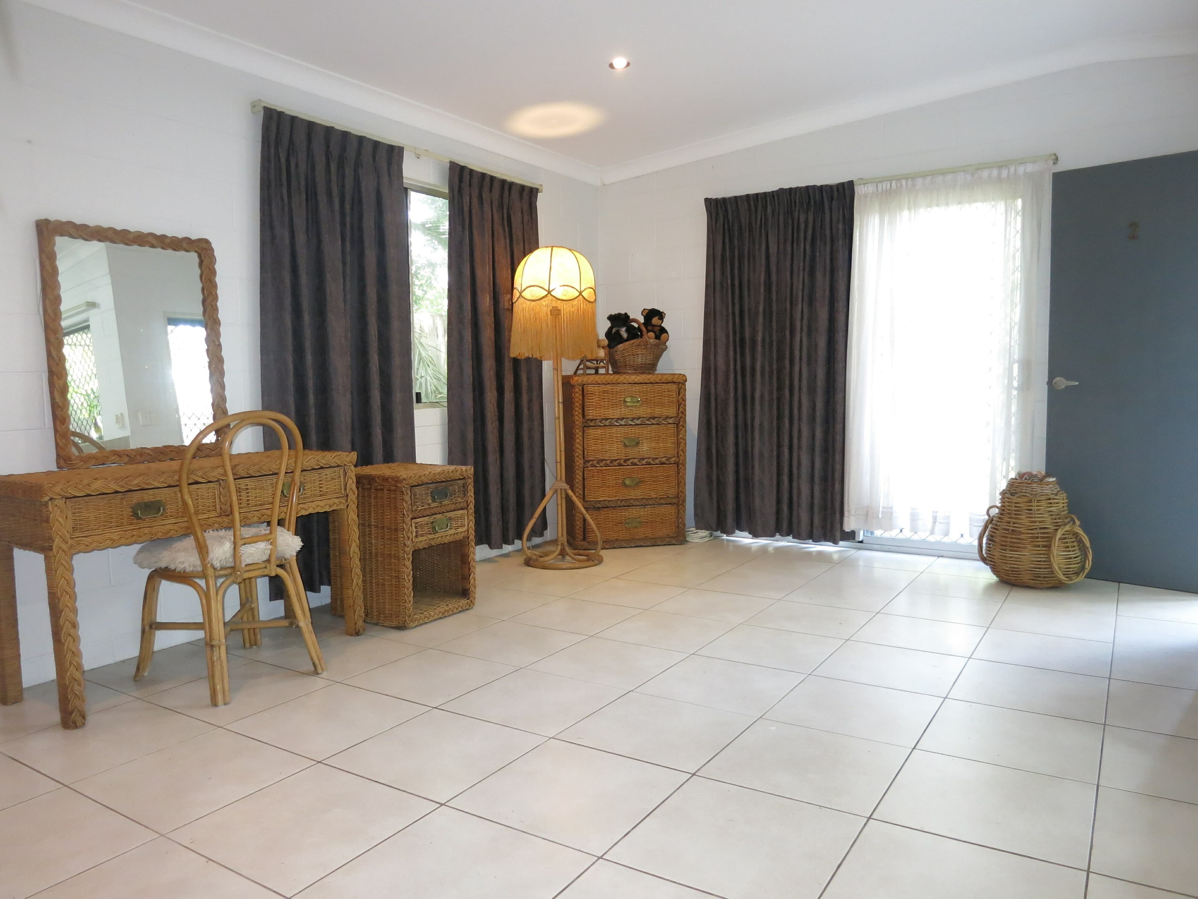Unit 2, 13 Toohey St, Cardwell QLD 4849, Cardwell - Thumbnail 5