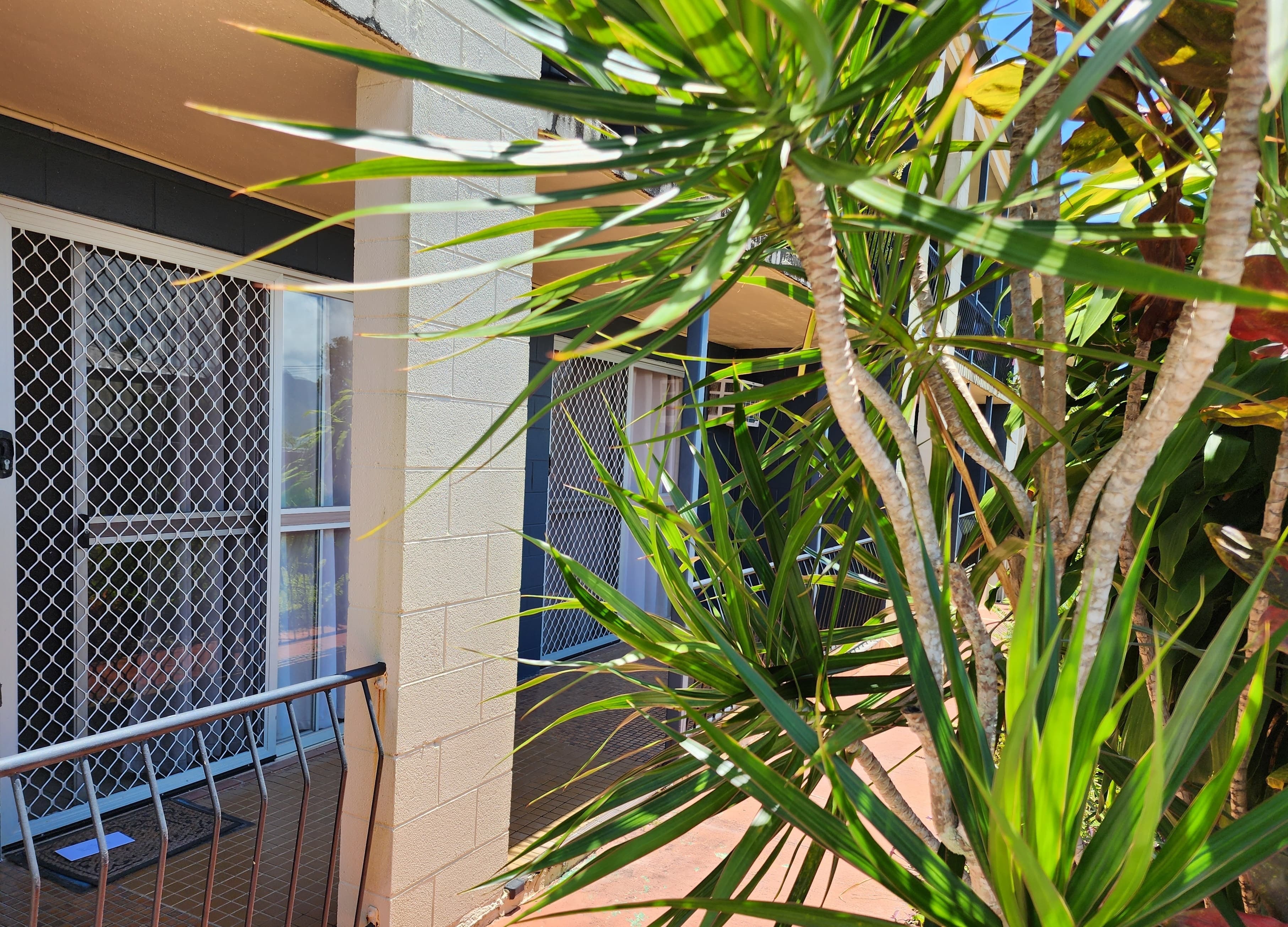 Unit 3, 25 Victoria St, Cardwell QLD 4849, Cardwell - Thumbnail 3