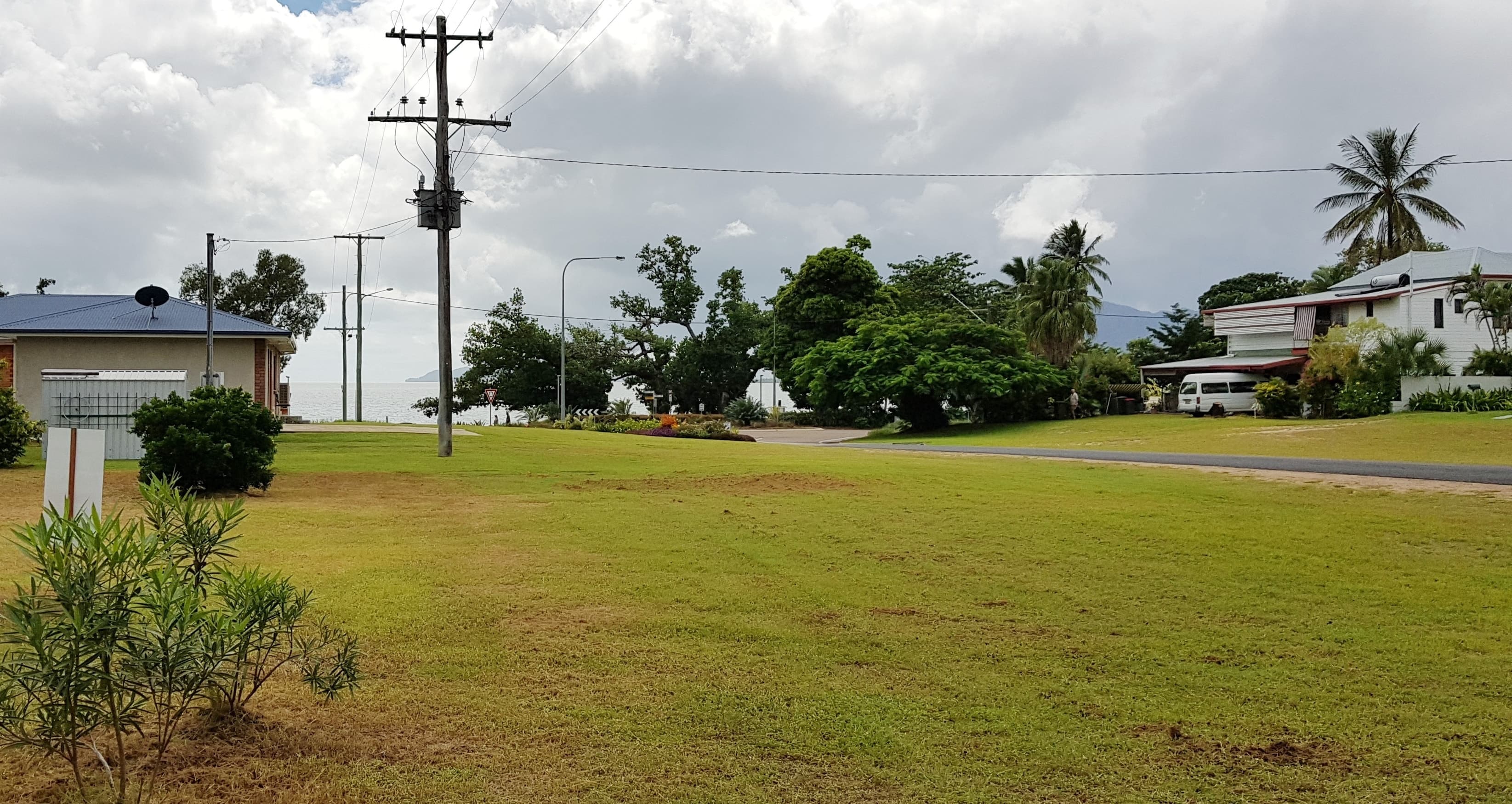 14 Bowen St, Cardwell QLD 4849, Cardwell - Thumbnail 2