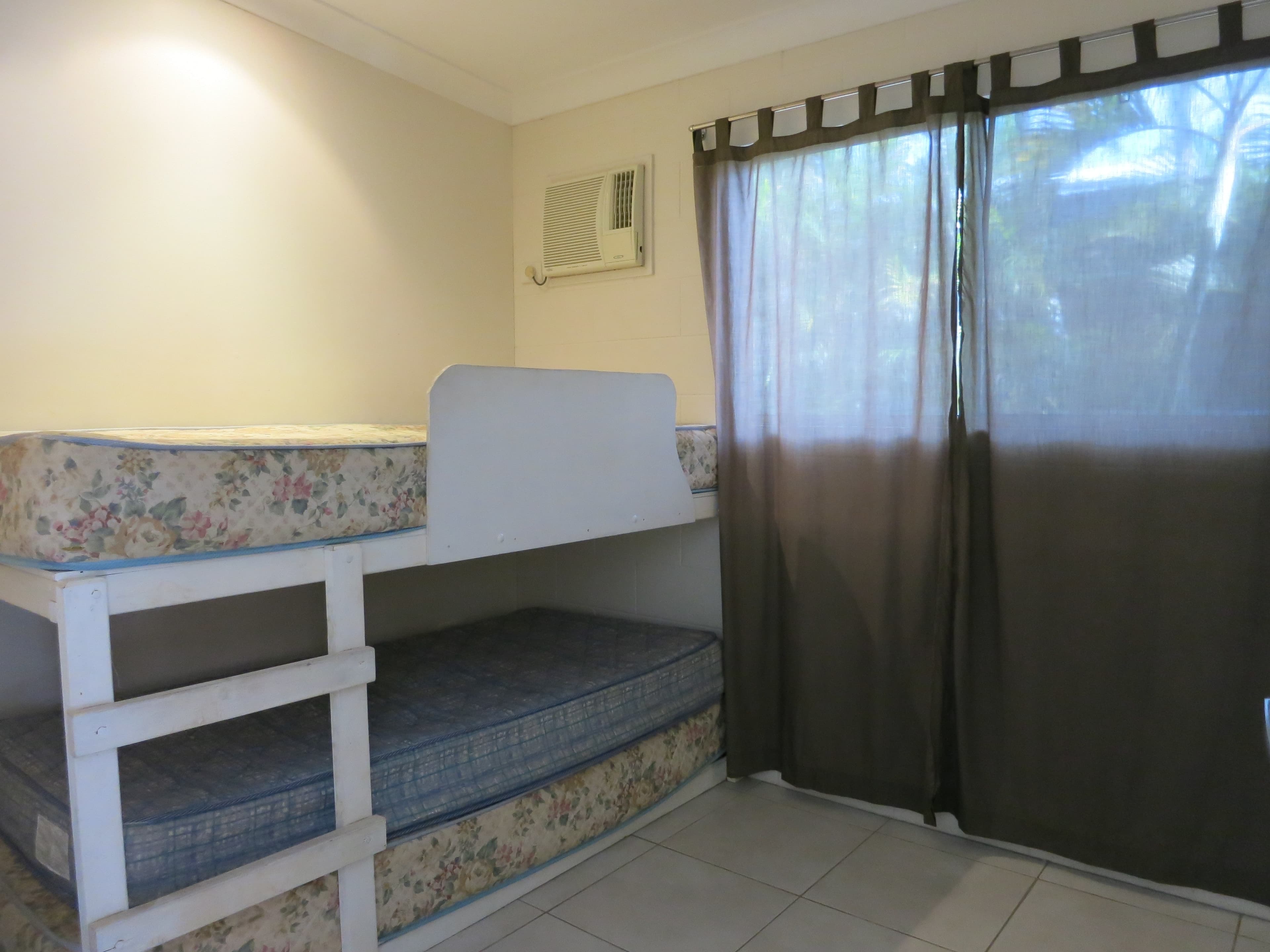 Unit 3, 13 Toohey St, Cardwell QLD 4849, Cardwell - Thumbnail 6