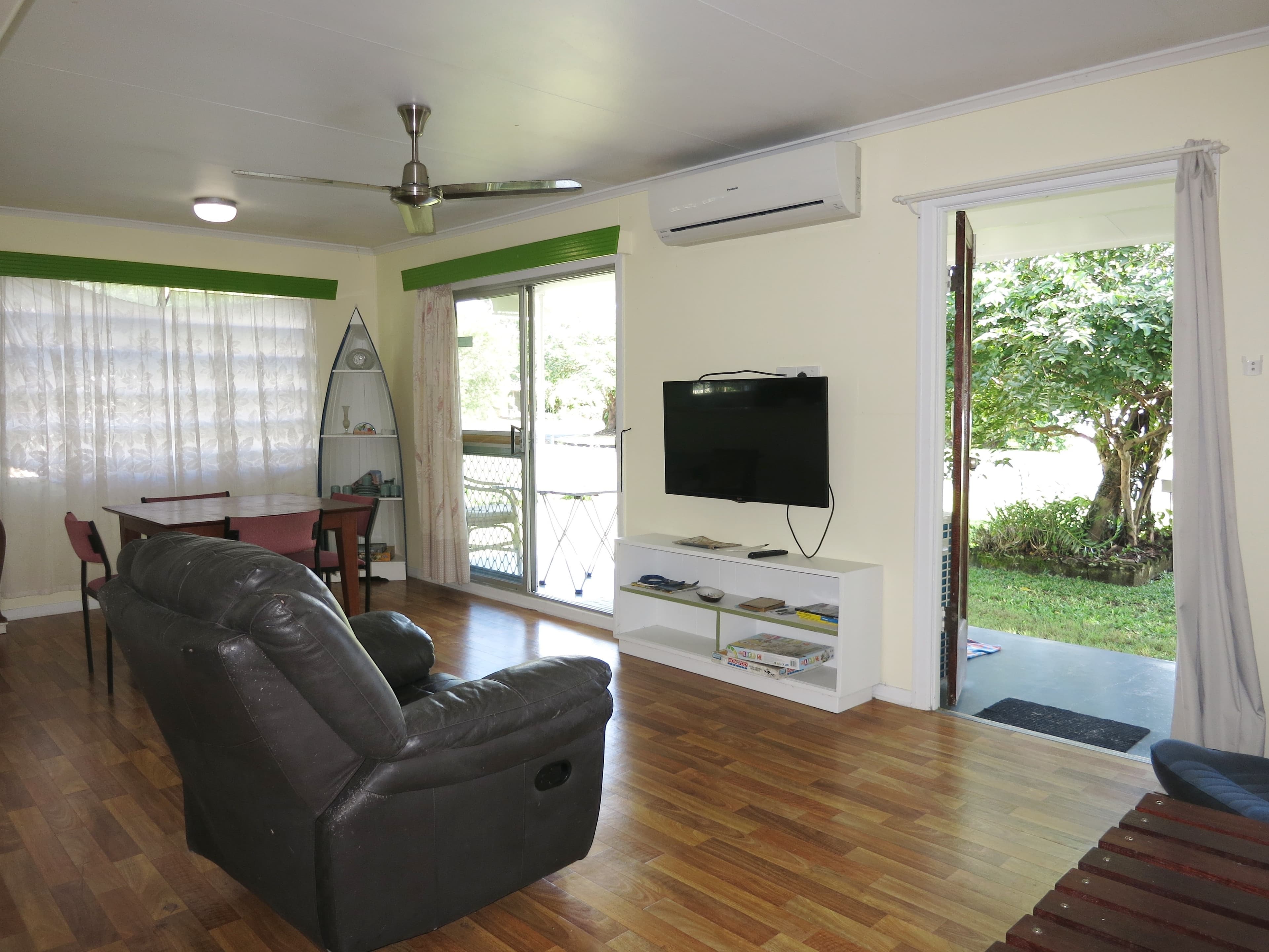 15 Landsdown St, Cardwell QLD 4849, Cardwell - Thumbnail 3