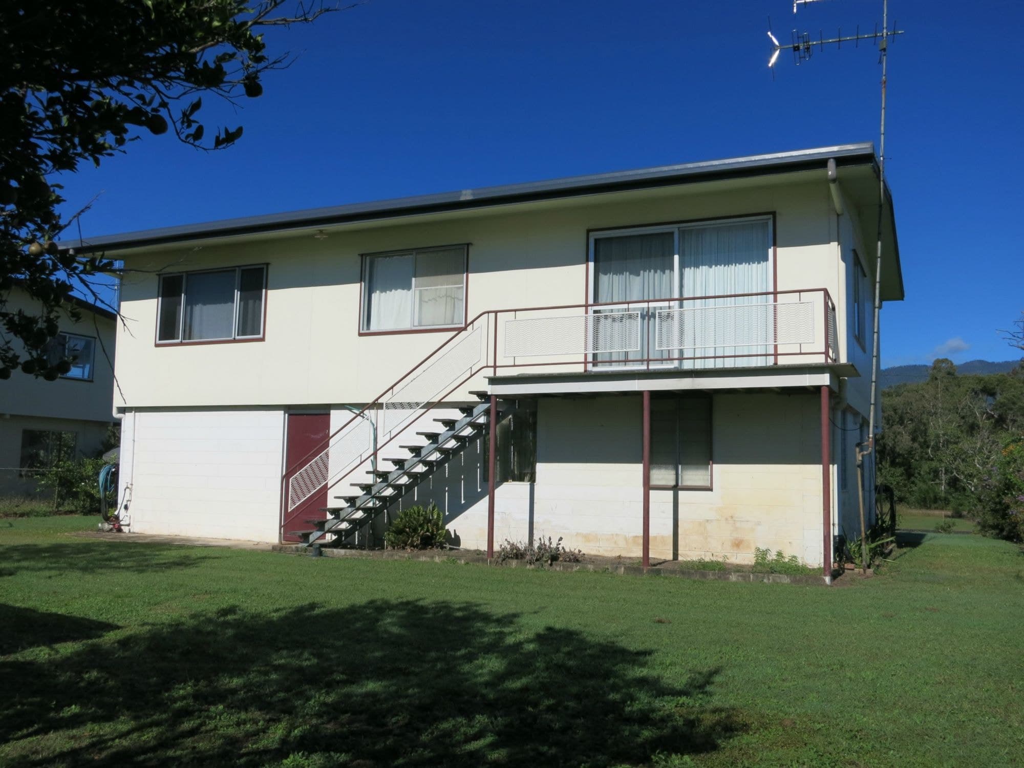 160 Bowen Street, Cardwell QLD 4849, Cardwell - Thumbnail 3
