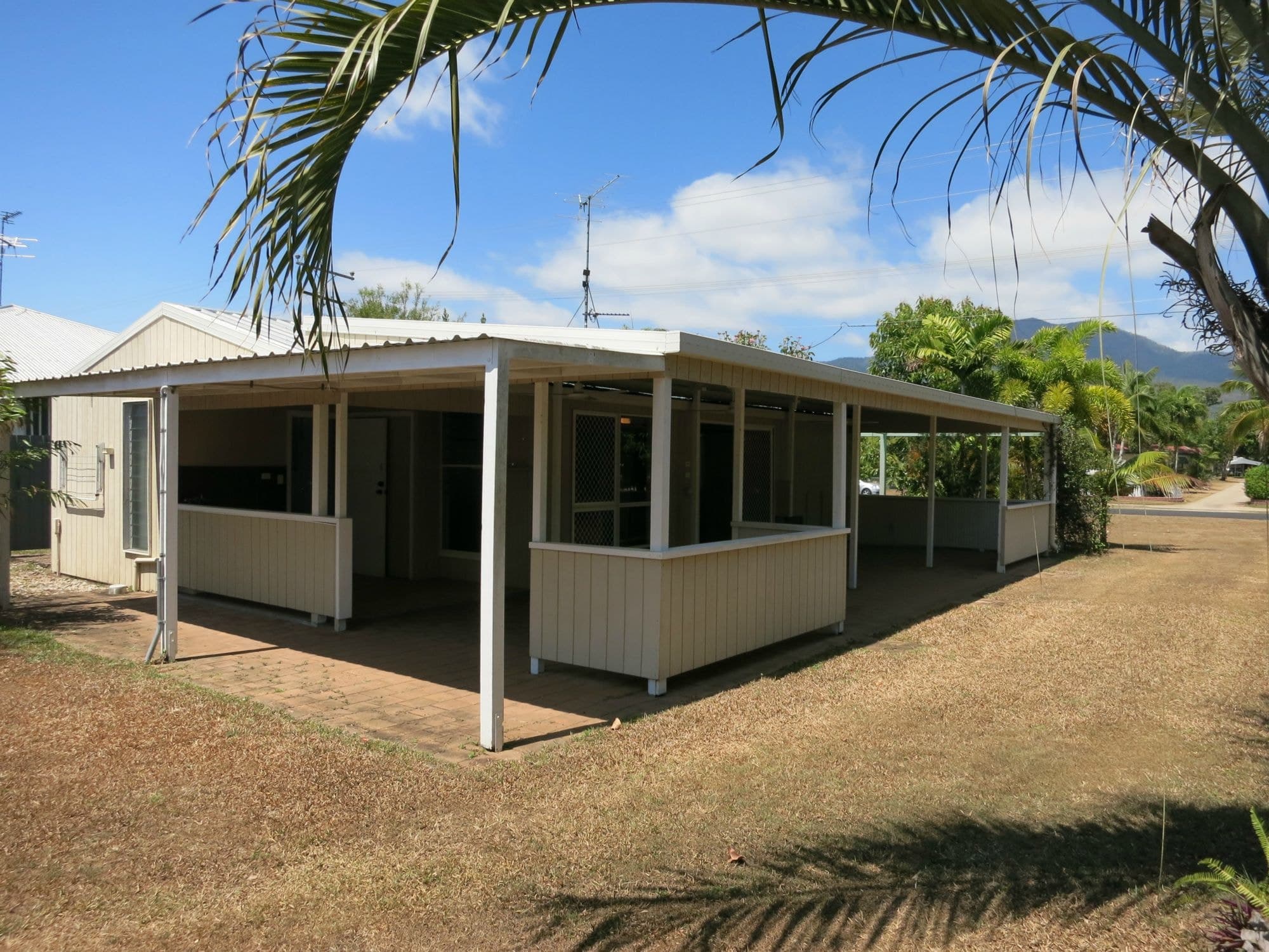 29 Panos Street, Cardwell QLD 4849, Cardwell - Thumbnail 3