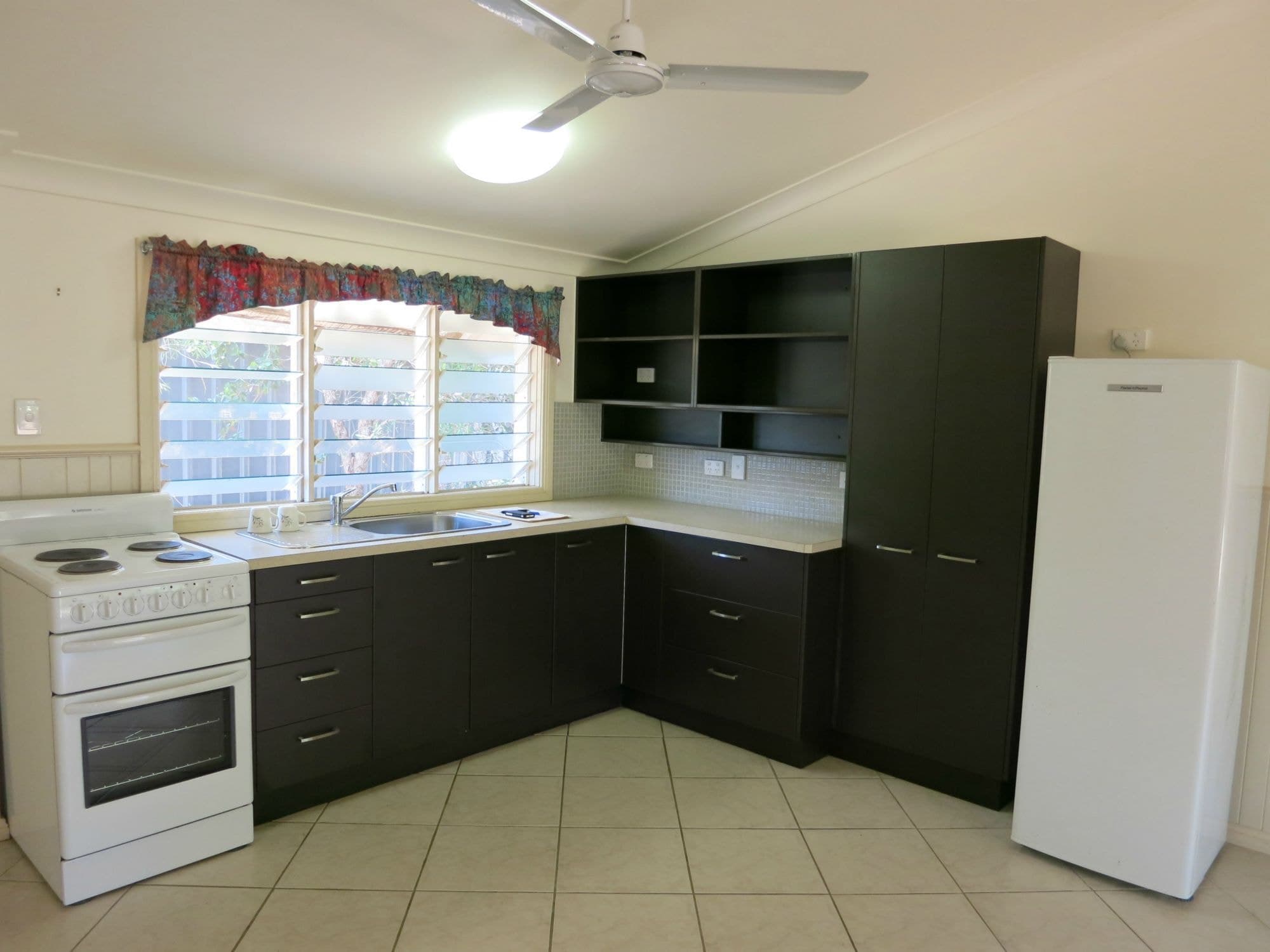 29 Panos Street, Cardwell QLD 4849, Cardwell - Thumbnail 4