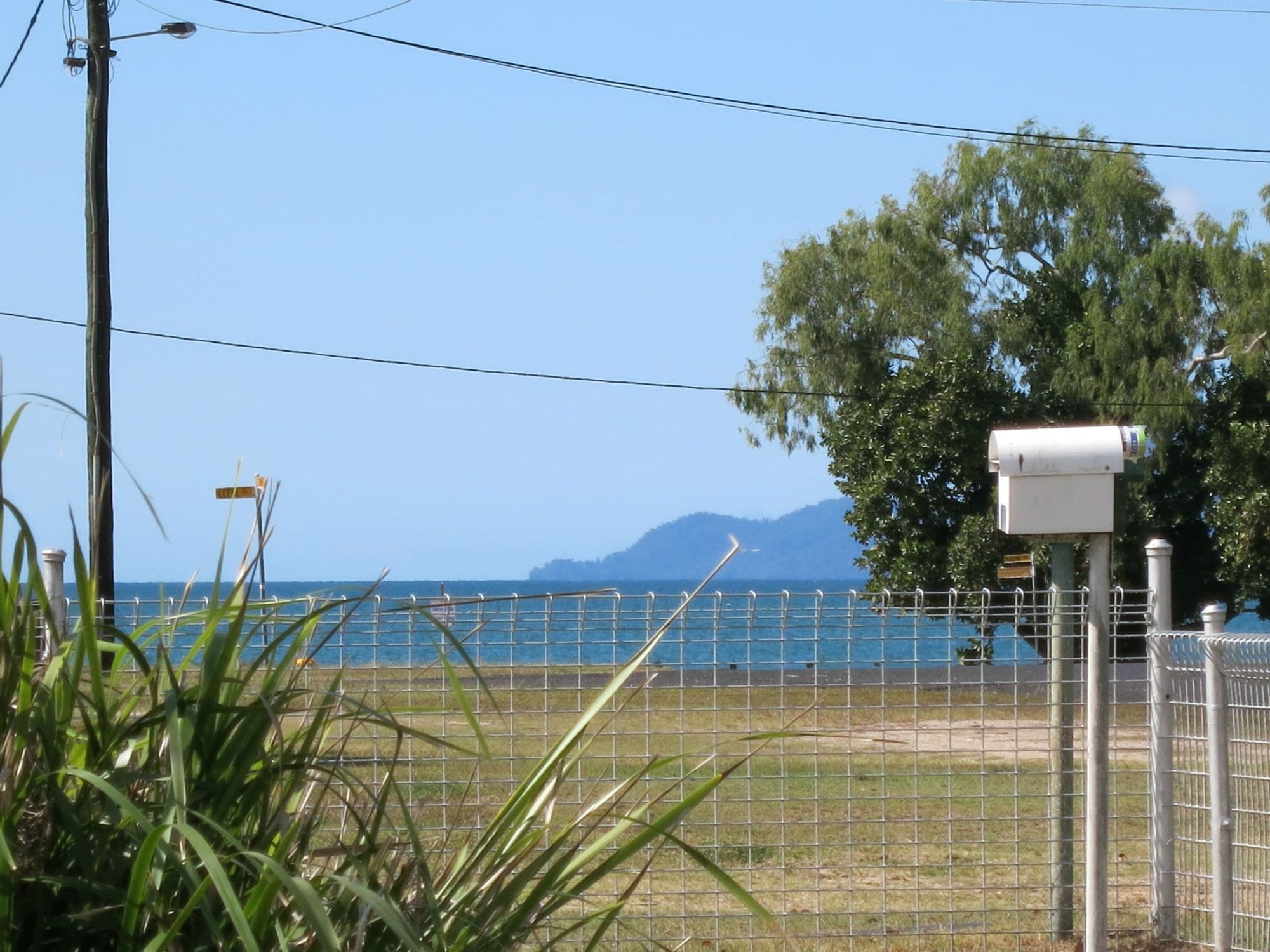 194 Victoria Street, Cardwell QLD 4849, Cardwell - Thumbnail 2