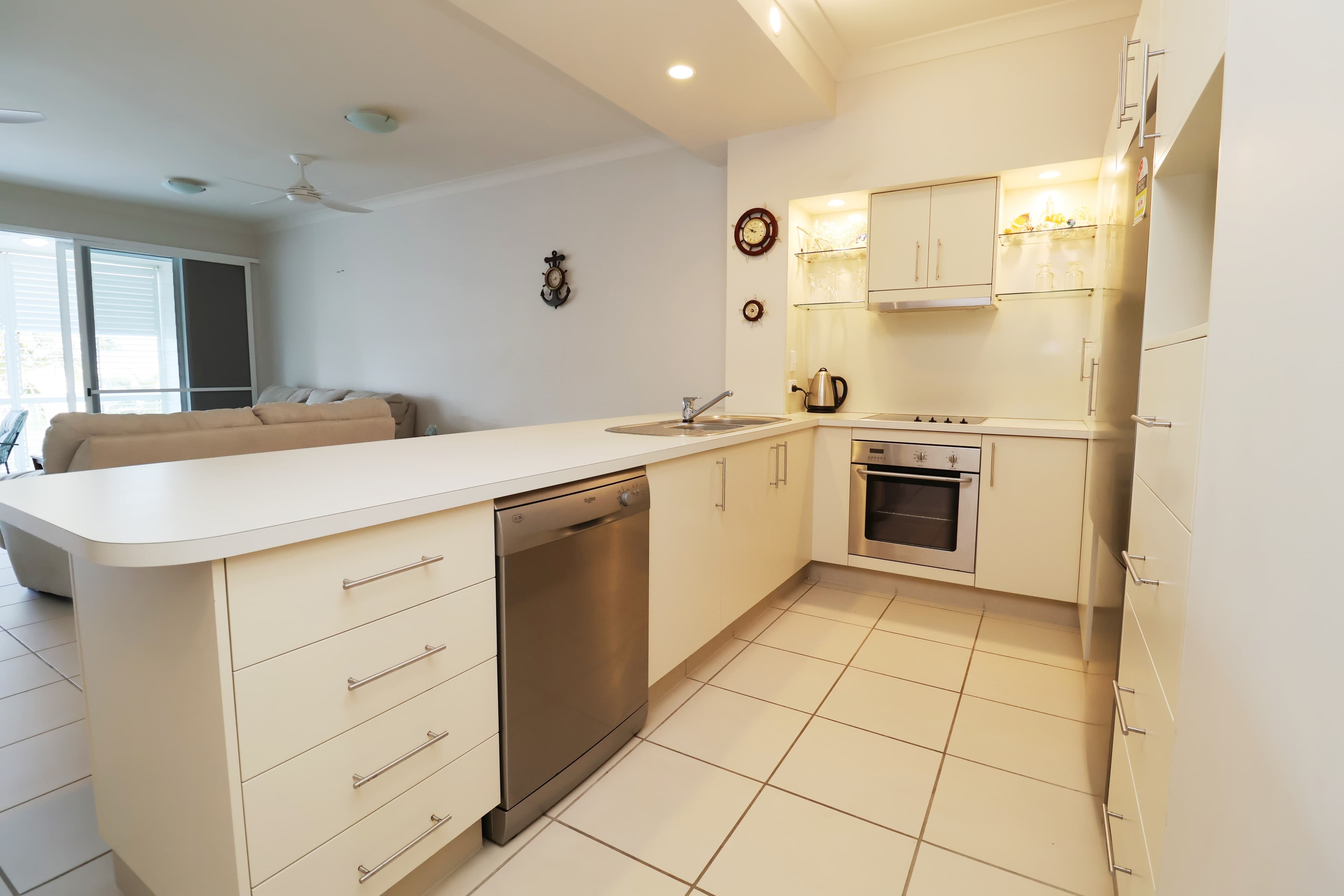 Unit 17, 20-24 Poinciana Bvd, Cardwell QLD 4849, Cardwell - Thumbnail 4