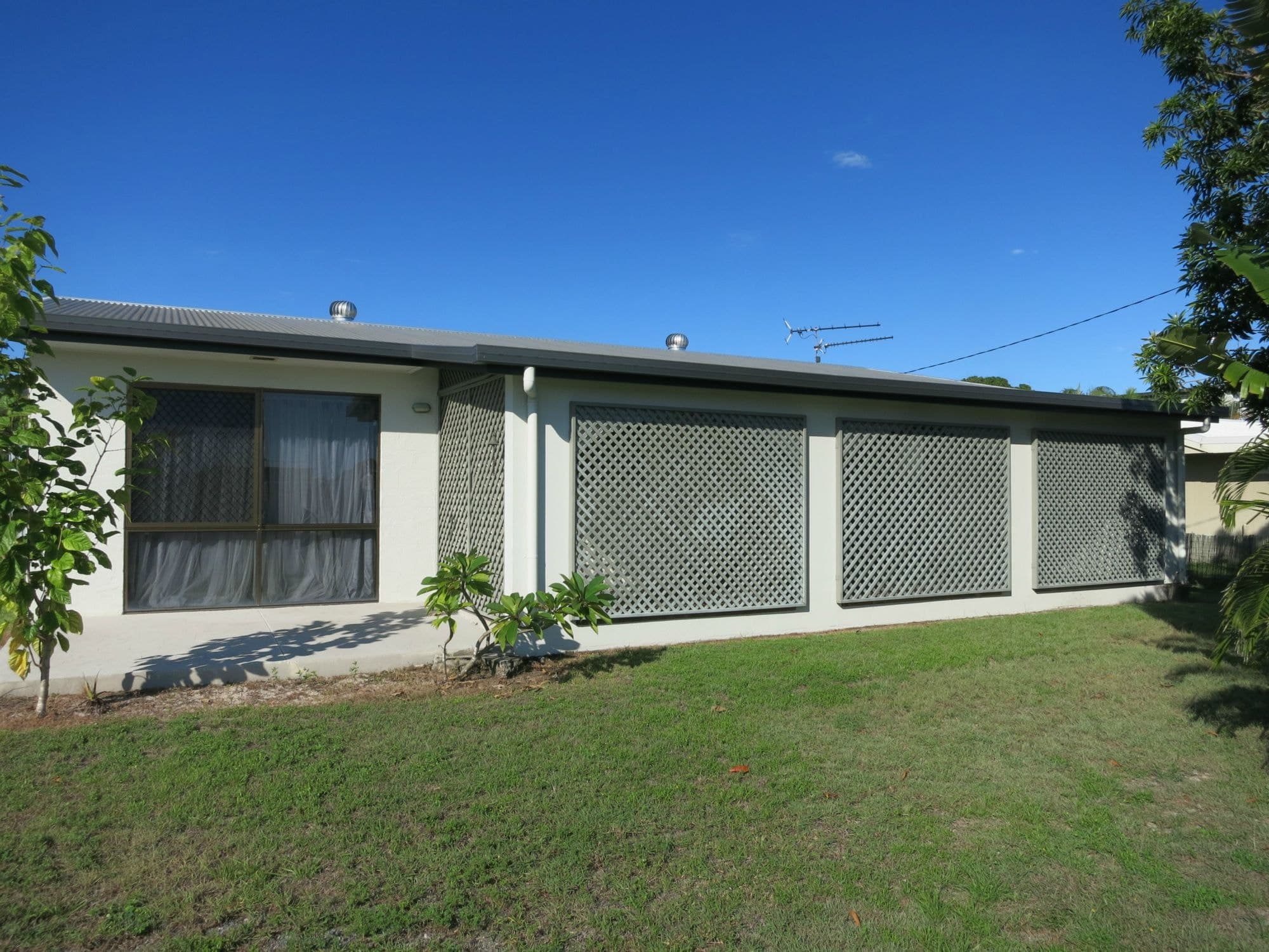 205 Victoria Street, Cardwell QLD 4849, Cardwell - Thumbnail 2
