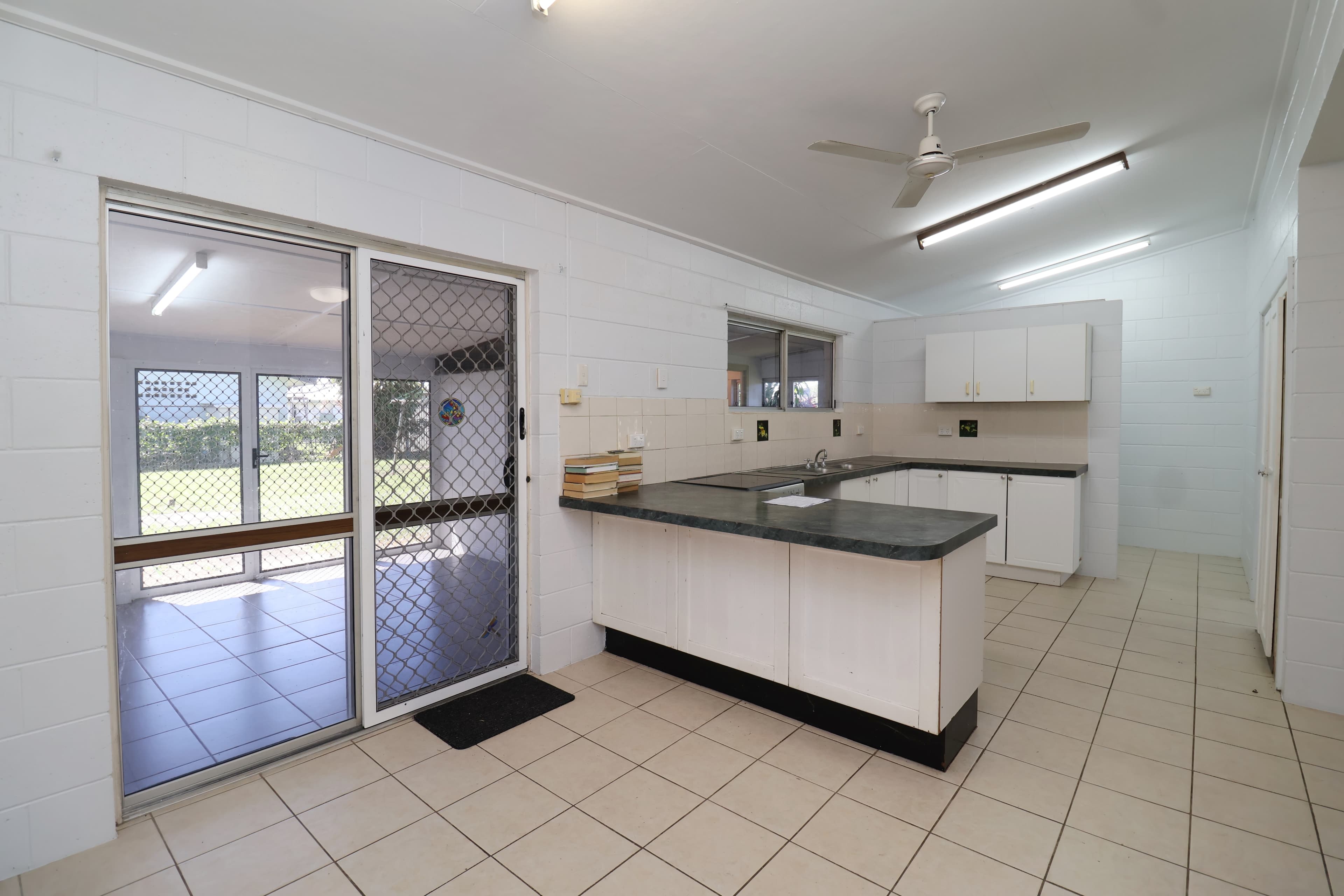 10 Ferguson St, Cardwell QLD 4849, Cardwell - Thumbnail 4