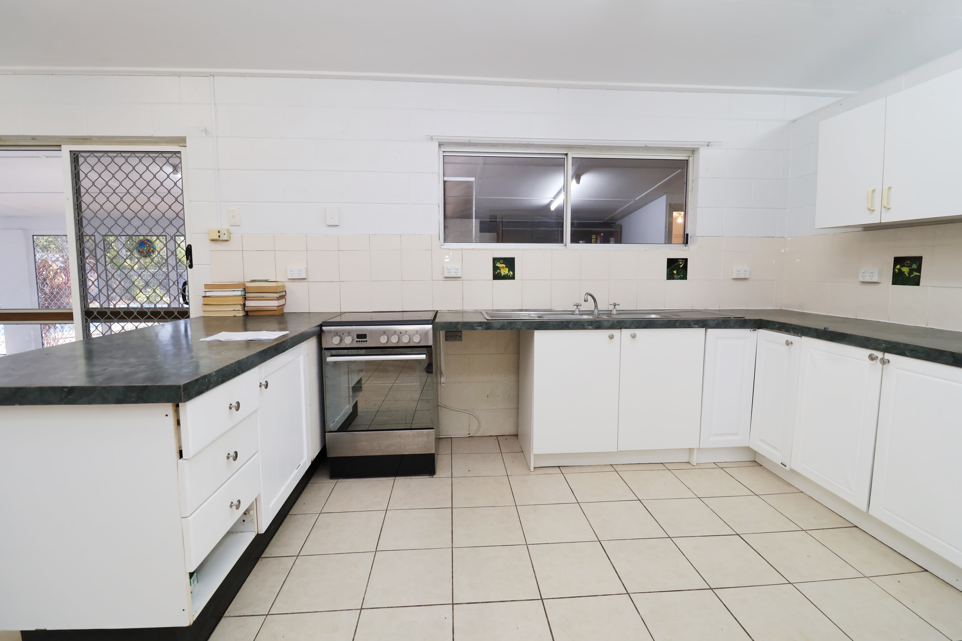 10 Ferguson St, Cardwell QLD 4849, Cardwell - Thumbnail 5