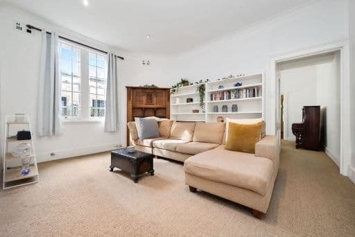 2/35 Figtree Avenue, Randwick - Image 1