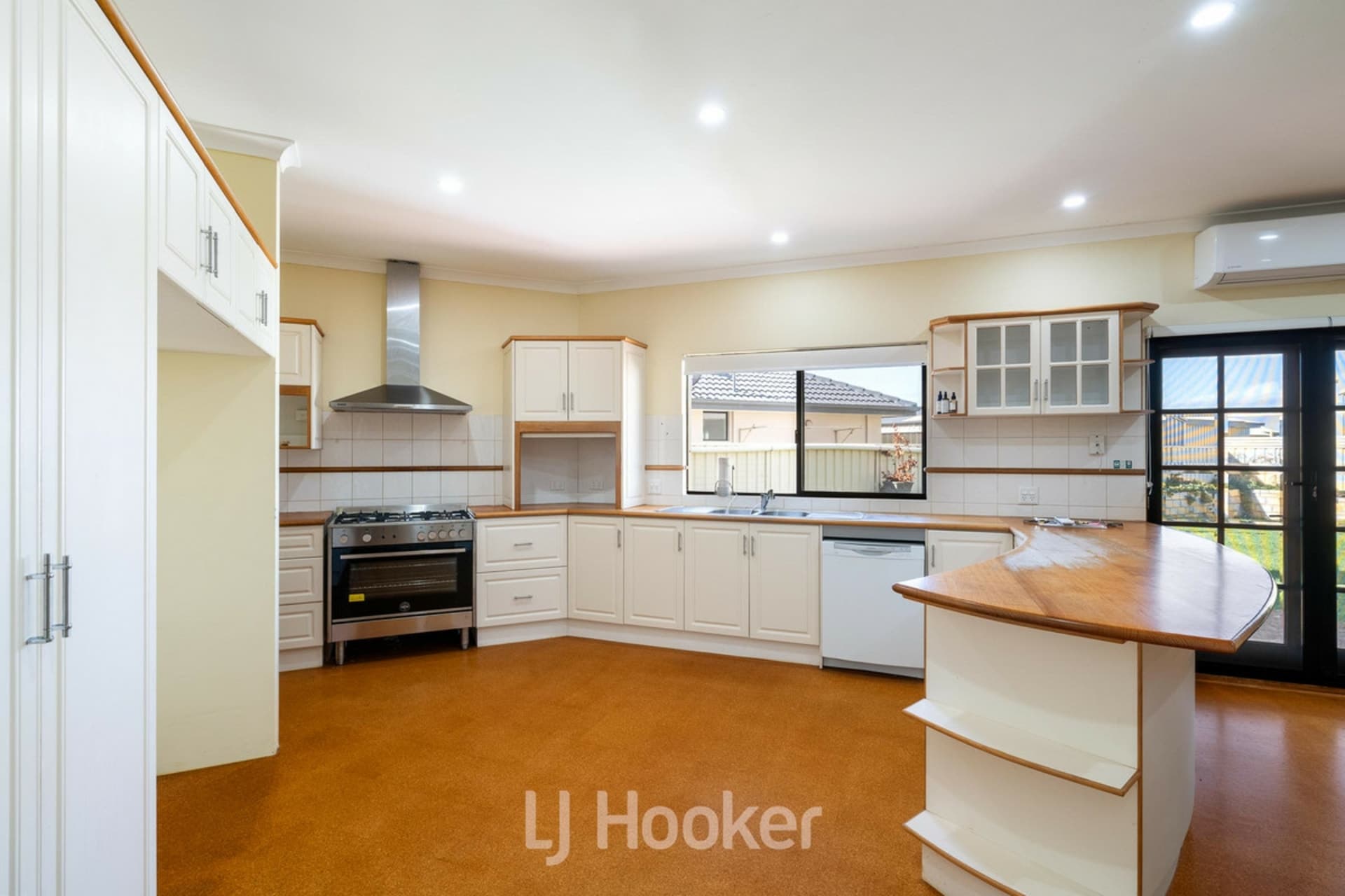 9 Seahorse Crescent, Geographe, Geographe - Thumbnail 4