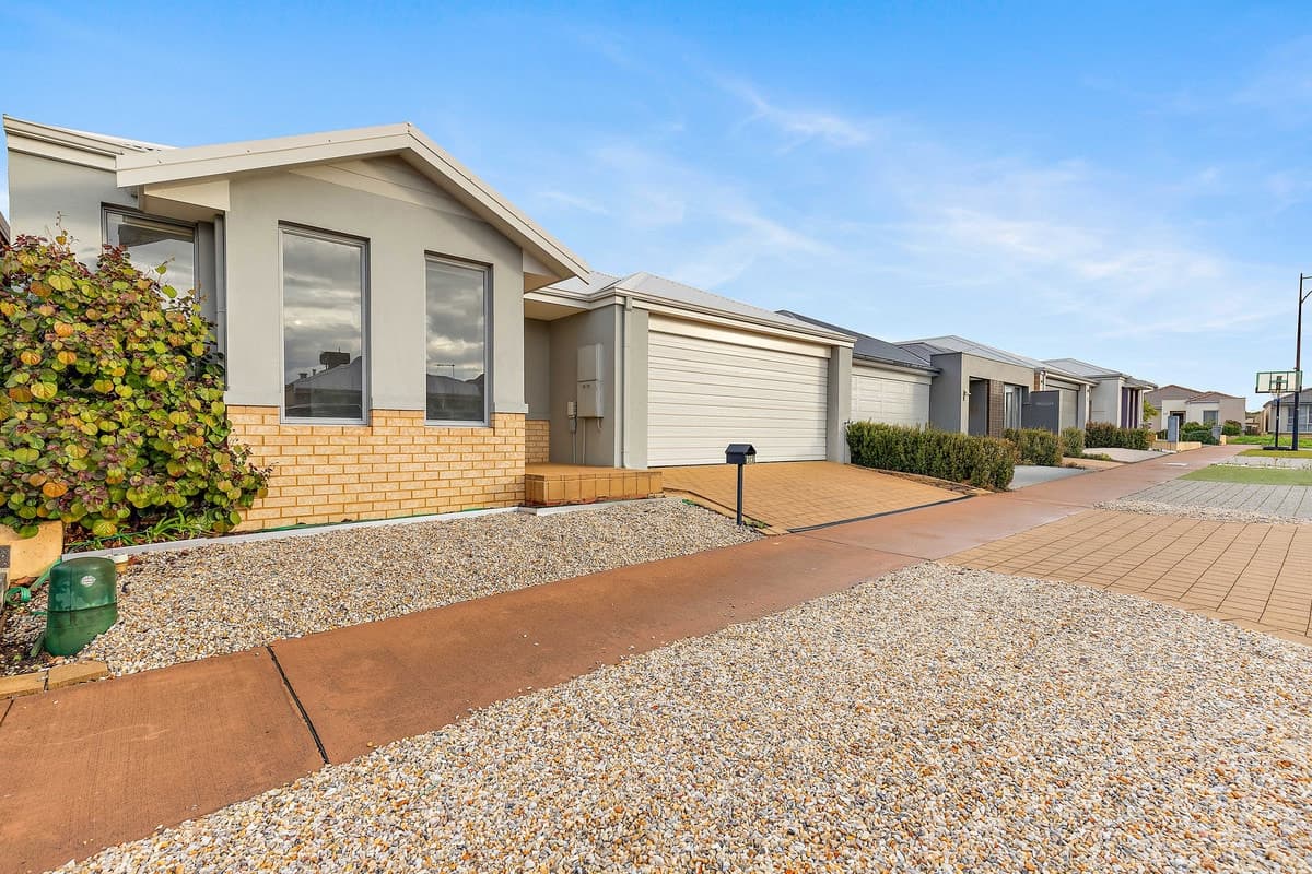 33 Birch Road, AUBIN GROVE, Aubin Grove - Thumbnail 3