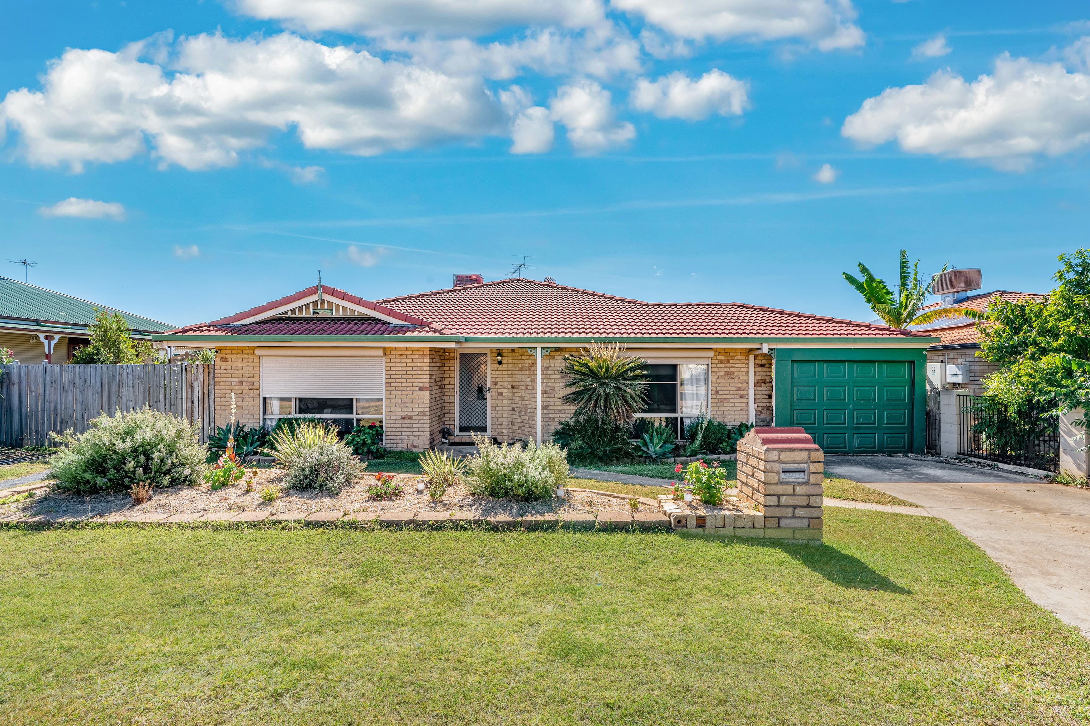 12 Jeppesen Drive, EMERALD QLD 4720, Emerald - Thumbnail 3