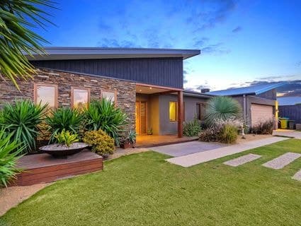9 Brydon Close, Mornington - Thumbnail 2