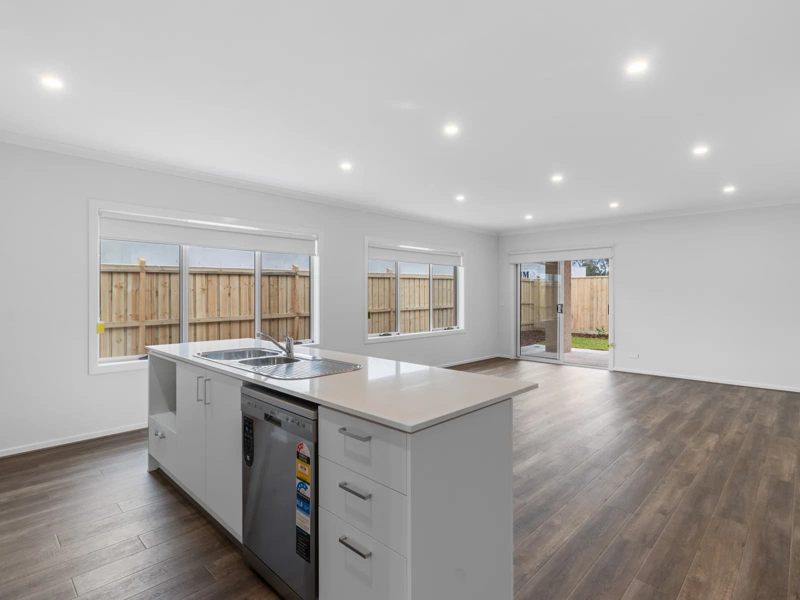 8 Woodlawn Rd, Wollert, VIC, 3750, Wollert - Thumbnail 3