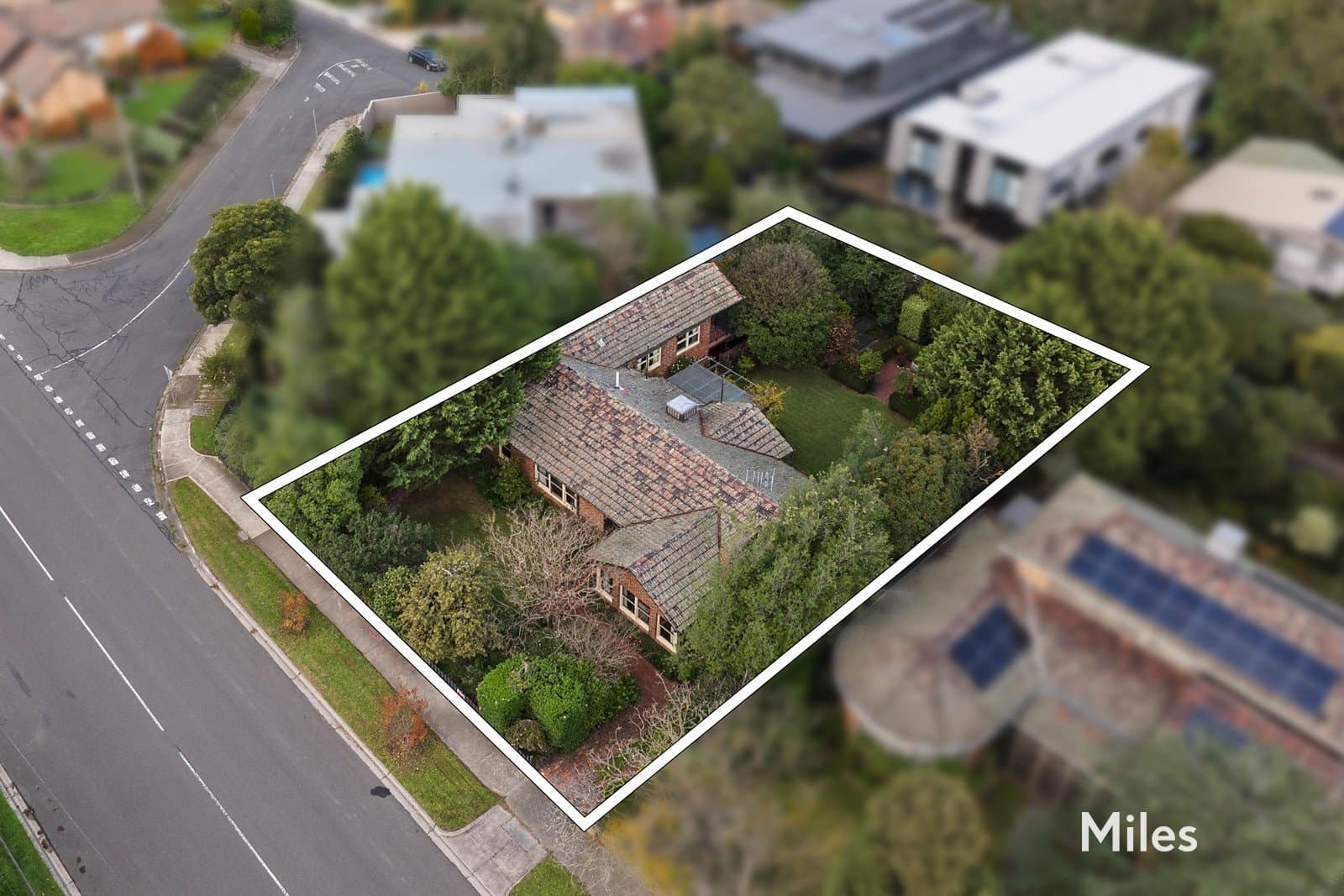 202 The Boulevard, Ivanhoe East, Ivanhoe East - Thumbnail 2