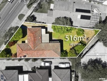 6 The Corso, Parkdale - Thumbnail 2