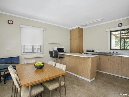6 The Corso, Parkdale - Thumbnail 4