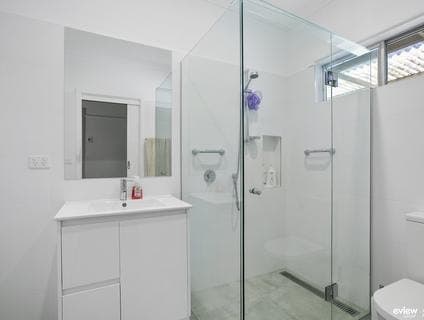 6 The Corso, Parkdale - Thumbnail 6