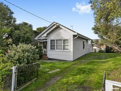 35 Fifth Avenue, Rosebud - Image 1