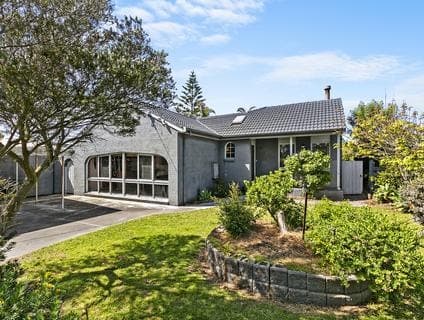 10 Coral Road, Mornington - Image 1