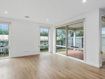 2/20 Moorfield Avenue, Rosebud, Rosebud - Thumbnail 2