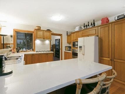1 Elaine Court, Somerville - Thumbnail 5