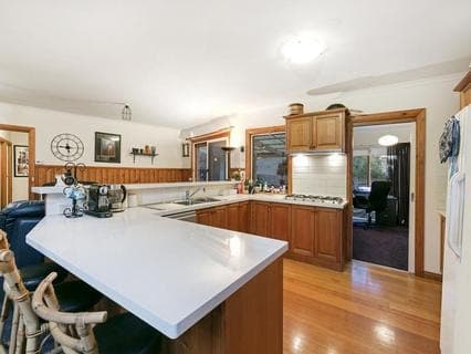 1 Elaine Court, Somerville - Thumbnail 6