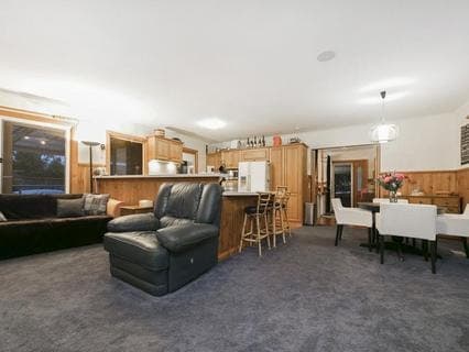 1 Elaine Court, Somerville - Thumbnail 8