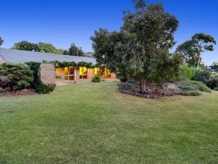 1 Rugby Court, Mount Eliza - Thumbnail 3