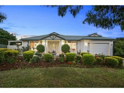 24 Katherine Court, Mornington - Image 1