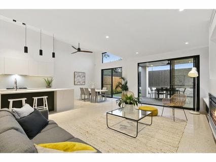 2/11 Portrush Grove, MORNINGTON, Mornington - Image 1