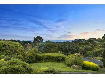 6 Oxford Court, MOUNT MARTHA, Mount Martha - Thumbnail 2