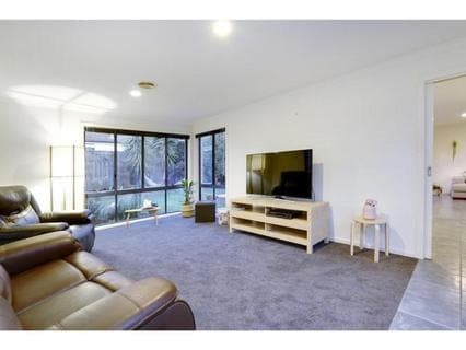8 Colebrook Court, MORNINGTON, Mornington - Thumbnail 3