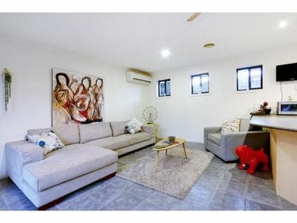 8 Colebrook Court, MORNINGTON, Mornington - Thumbnail 5
