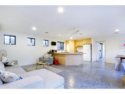 8 Colebrook Court, MORNINGTON, Mornington - Thumbnail 7