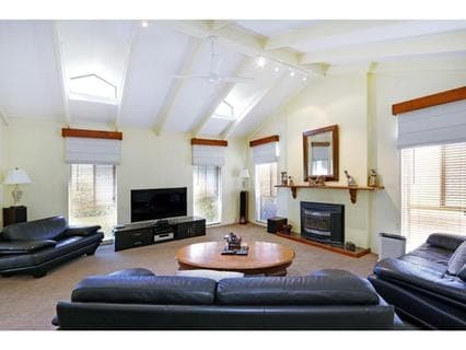 30 Walbundry Avenue, FRANKSTON, Frankston - Image 1